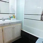 Bonito Apartamento De 2 Habitaciones En Roses Con Estacionamiento, Aire Acondicionado, Cerca Del Centro Y De La Playa - Es-204-46