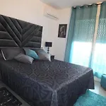 Bonito Apartamento De 2 Habitaciones En Roses Con Estacionamiento, Aire Acondicionado, Cerca Del Centro Y De La Playa - Es-204-46