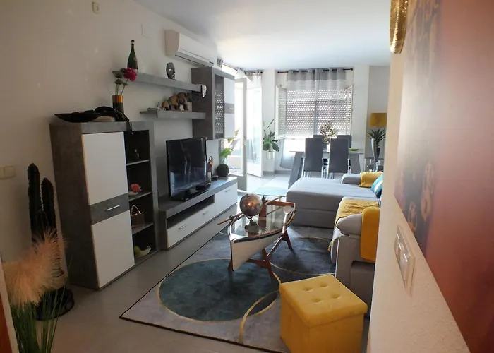 Bonito Apartamento De 2 Habitaciones En Roses Con Estacionamiento, Aire Acondicionado, Cerca Del Centro Y De La Playa - Es-204-46