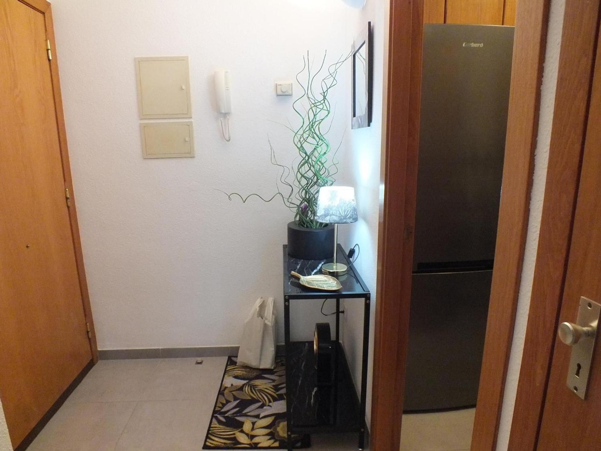 Appartement Bonito De 2 En Con Estacionamiento, Aire Acondicionado, Cerca Del Centro Y De La Playa - Es-204-46 *